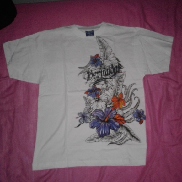 NWOT White Floral Bermuda Tee - Picture 1 of 3